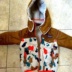 Patagonia Coat, 1 side color/puffer coat , other side teddy like lining. 18m-24